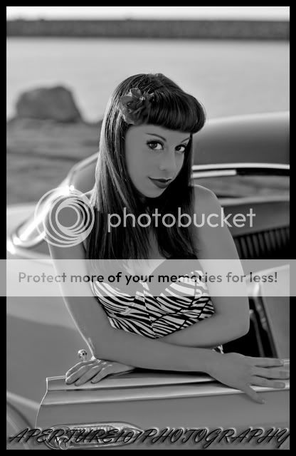 http://i439.photobucket.com/albums/qq116/twotkyns/DSC_1283_edited-1SIGNED.jpg?t=1230455608